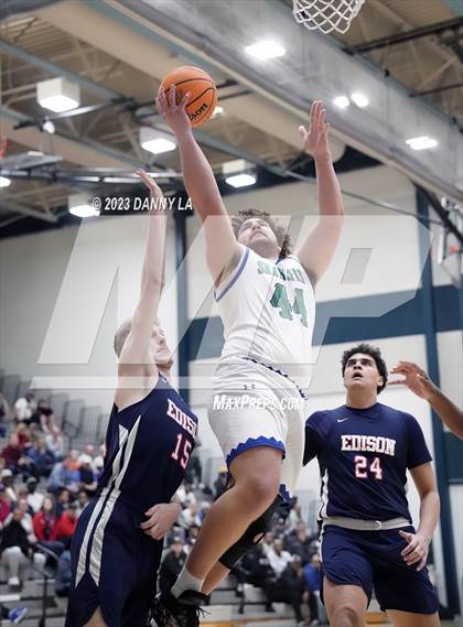 Thumbnail 1 in Edison @ South Lakes (VHSL Class 6 Quarterfinal) photogallery.