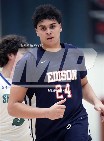 Thumbnail 3 in Edison @ South Lakes (VHSL Class 6 Quarterfinal) photogallery.