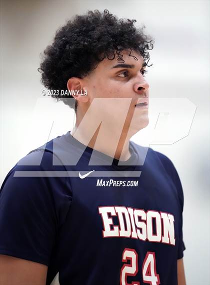 Thumbnail 3 in Edison @ South Lakes (VHSL Class 6 Quarterfinal) photogallery.
