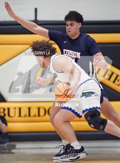 Thumbnail 2 in Edison @ South Lakes (VHSL Class 6 Quarterfinal) photogallery.