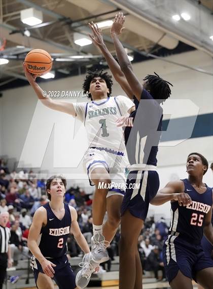 Thumbnail 1 in Edison @ South Lakes (VHSL Class 6 Quarterfinal) photogallery.