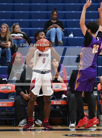 Thumbnail 3 in Jersey Village vs. Benjamin Davis (Houston Methodist Cy-Hoops Invitational) photogallery.