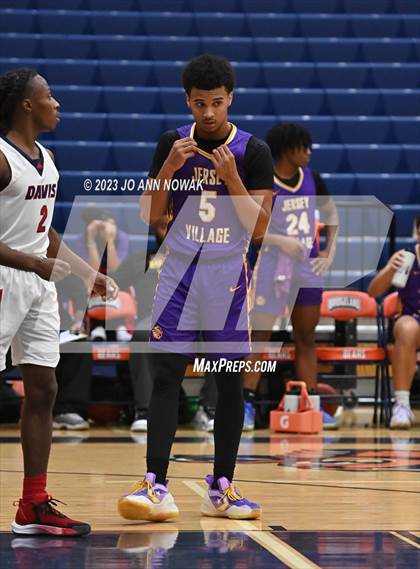 Thumbnail 2 in Jersey Village vs. Benjamin Davis (Houston Methodist Cy-Hoops Invitational) photogallery.