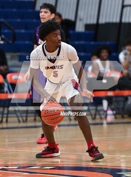 Thumbnail 1 in Jersey Village vs. Benjamin Davis (Houston Methodist Cy-Hoops Invitational) photogallery.