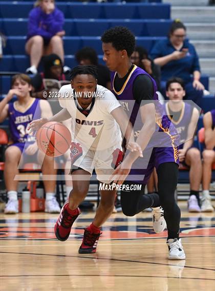 Thumbnail 2 in Jersey Village vs. Benjamin Davis (Houston Methodist Cy-Hoops Invitational) photogallery.