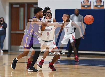 Thumbnail 1 in Jersey Village vs. Benjamin Davis (Houston Methodist Cy-Hoops Invitational) photogallery.