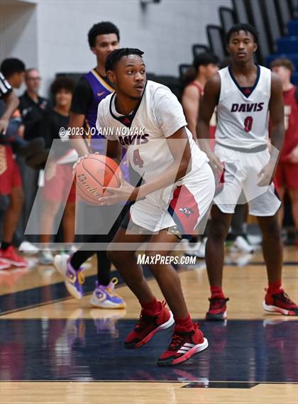 Thumbnail 2 in Jersey Village vs. Benjamin Davis (Houston Methodist Cy-Hoops Invitational) photogallery.