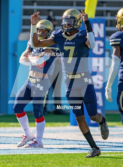 Thumbnail 1 in Reidsville vs. Mountain Heritage (1 of 2 - NCHSAA 2A Final - the Game) photogallery.