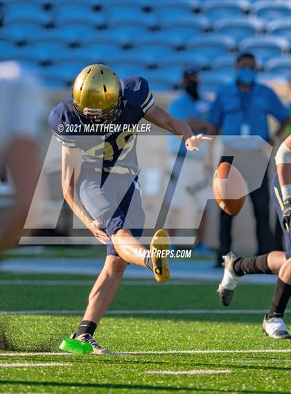 Thumbnail 3 in Reidsville vs. Mountain Heritage (1 of 2 - NCHSAA 2A Final - the Game) photogallery.