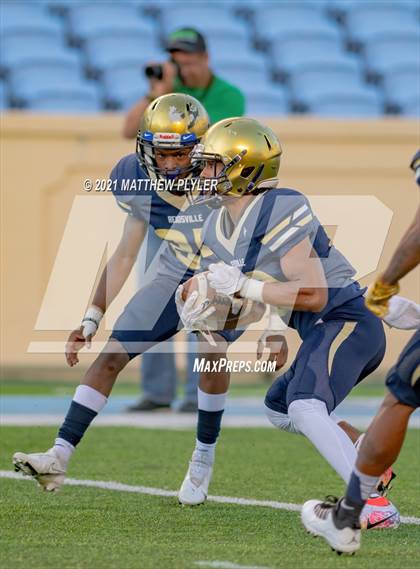 Thumbnail 3 in Reidsville vs. Mountain Heritage (1 of 2 - NCHSAA 2A Final - the Game) photogallery.