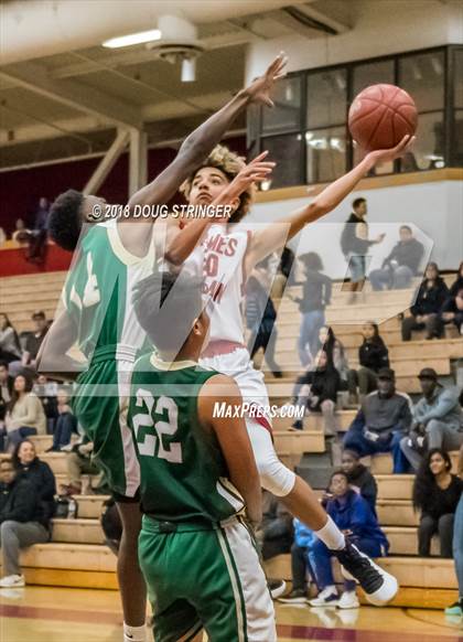Thumbnail 3 in Moreau Catholic @ James Logan photogallery.