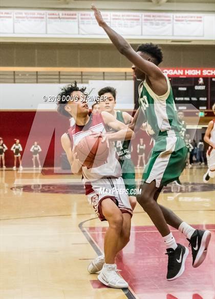 Thumbnail 3 in Moreau Catholic @ James Logan photogallery.