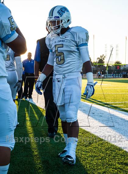 Thumbnail 2 in Sierra Canyon vs. El Camino Real photogallery.