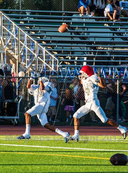 Thumbnail 1 in Sierra Canyon vs. El Camino Real photogallery.