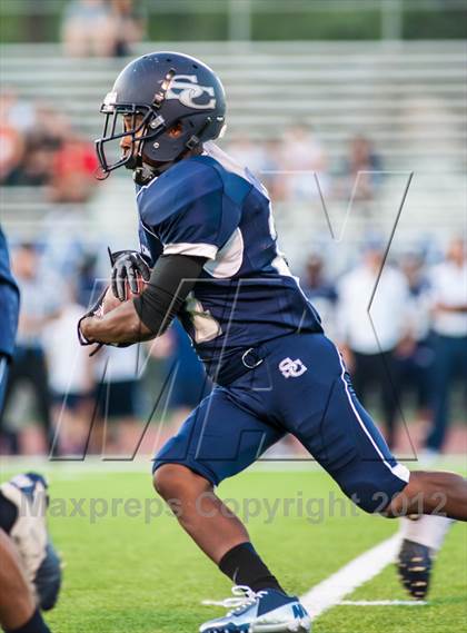Thumbnail 1 in Sierra Canyon vs. El Camino Real photogallery.