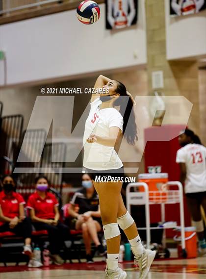 Thumbnail 3 in Mater Dei @ Cathedral Catholic (CIF Regional Semifinal) photogallery.