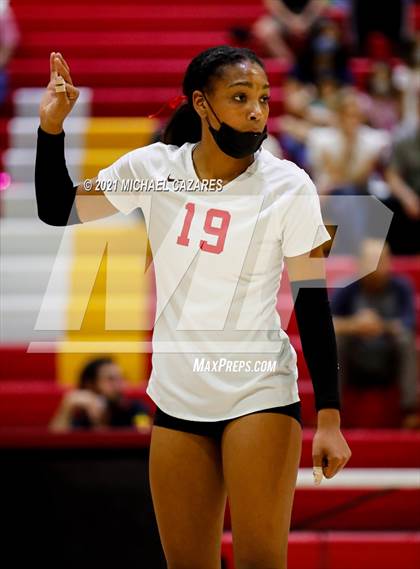 Thumbnail 3 in Mater Dei @ Cathedral Catholic (CIF Regional Semifinal) photogallery.