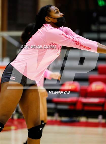 Thumbnail 1 in Mater Dei @ Cathedral Catholic (CIF Regional Semifinal) photogallery.