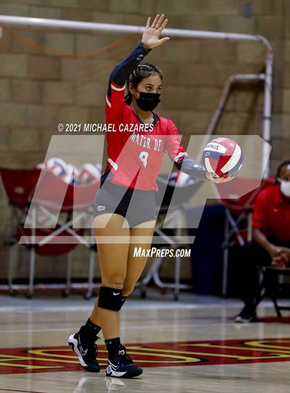 Thumbnail 3 in Mater Dei @ Cathedral Catholic (CIF Regional Semifinal) photogallery.