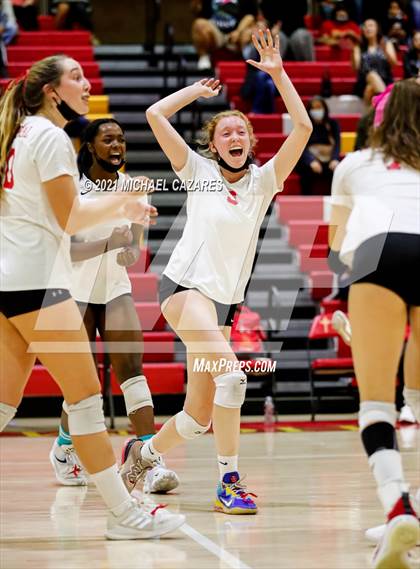 Thumbnail 2 in Mater Dei @ Cathedral Catholic (CIF Regional Semifinal) photogallery.