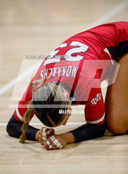 Thumbnail 2 in Mater Dei @ Cathedral Catholic (CIF Regional Semifinal) photogallery.