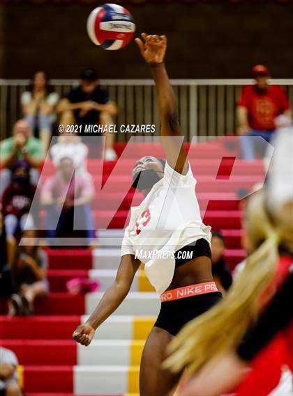 Thumbnail 2 in Mater Dei @ Cathedral Catholic (CIF Regional Semifinal) photogallery.