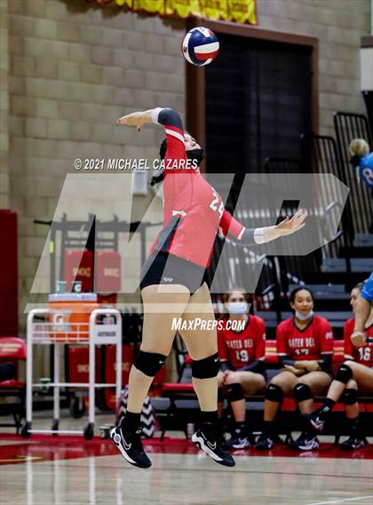 Thumbnail 3 in Mater Dei @ Cathedral Catholic (CIF Regional Semifinal) photogallery.