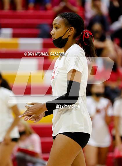 Thumbnail 2 in Mater Dei @ Cathedral Catholic (CIF Regional Semifinal) photogallery.