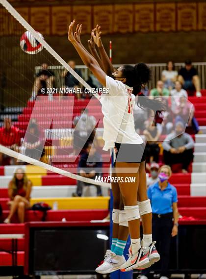 Thumbnail 2 in Mater Dei @ Cathedral Catholic (CIF Regional Semifinal) photogallery.