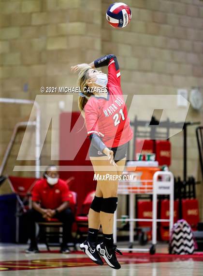 Thumbnail 2 in Mater Dei @ Cathedral Catholic (CIF Regional Semifinal) photogallery.