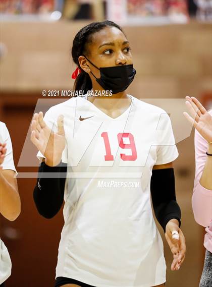 Thumbnail 3 in Mater Dei @ Cathedral Catholic (CIF Regional Semifinal) photogallery.