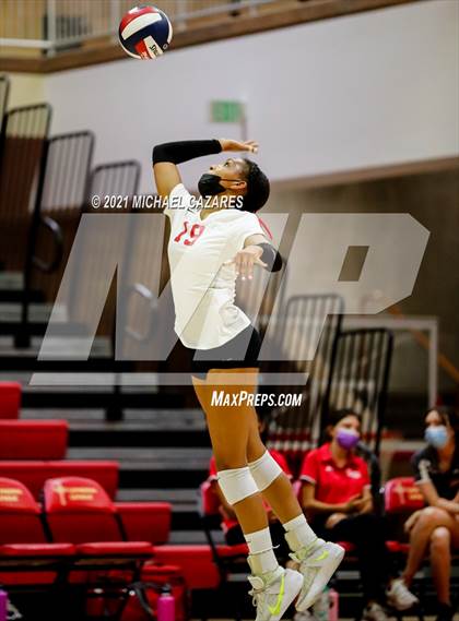 Thumbnail 1 in Mater Dei @ Cathedral Catholic (CIF Regional Semifinal) photogallery.