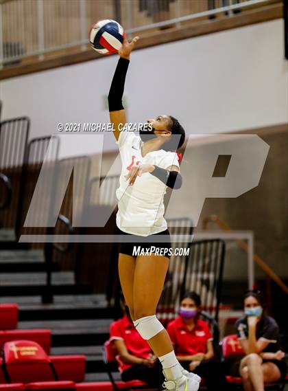 Thumbnail 2 in Mater Dei @ Cathedral Catholic (CIF Regional Semifinal) photogallery.