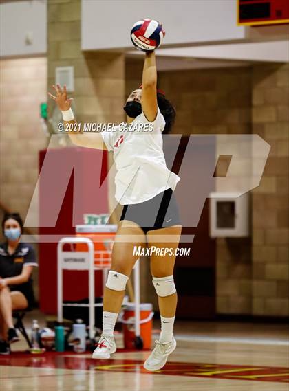 Thumbnail 3 in Mater Dei @ Cathedral Catholic (CIF Regional Semifinal) photogallery.