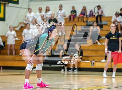 Thumbnail 3 in Calabasas @ Moorpark photogallery.