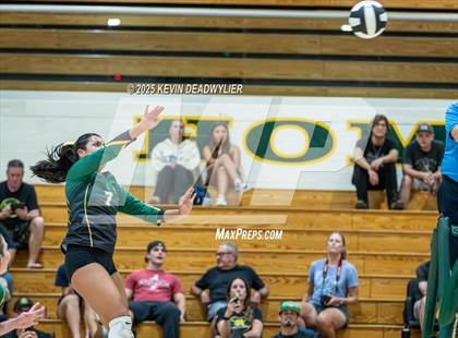 Thumbnail 1 in Calabasas @ Moorpark photogallery.