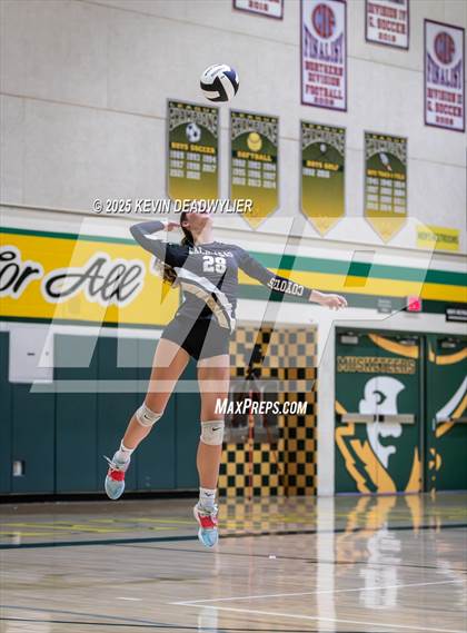 Thumbnail 1 in Calabasas @ Moorpark photogallery.