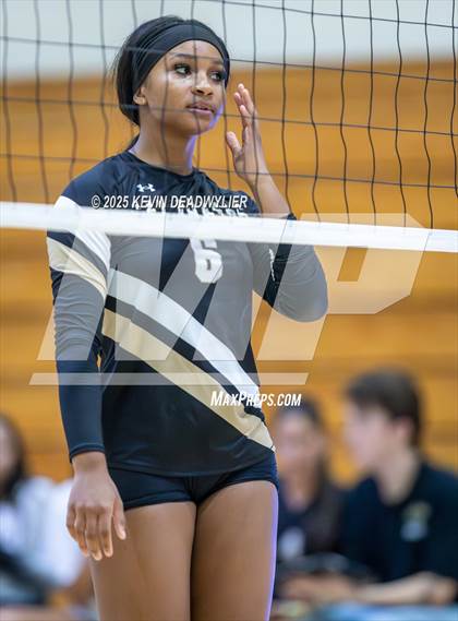 Thumbnail 1 in Calabasas @ Moorpark photogallery.