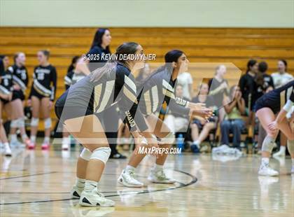 Thumbnail 2 in Calabasas @ Moorpark photogallery.