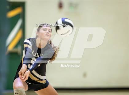 Thumbnail 2 in Calabasas @ Moorpark photogallery.