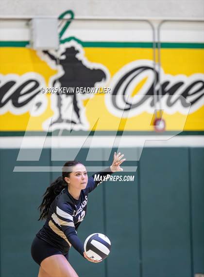 Thumbnail 3 in Calabasas @ Moorpark photogallery.