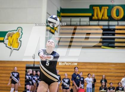 Thumbnail 3 in Calabasas @ Moorpark photogallery.