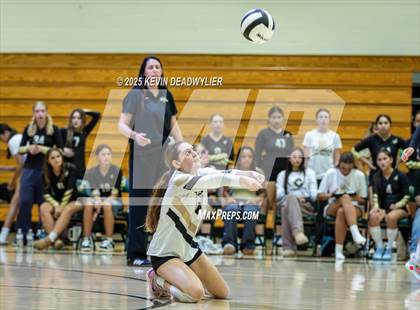 Thumbnail 2 in Calabasas @ Moorpark photogallery.