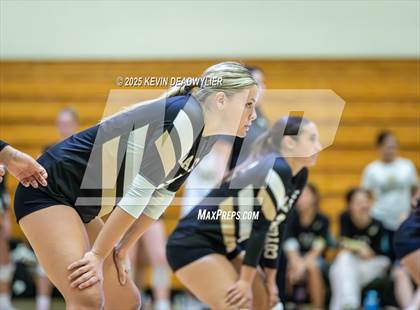 Thumbnail 2 in Calabasas @ Moorpark photogallery.