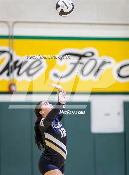 Thumbnail 3 in Calabasas @ Moorpark photogallery.