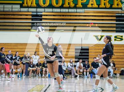 Thumbnail 2 in Calabasas @ Moorpark photogallery.