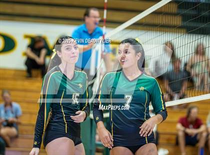 Thumbnail 2 in Calabasas @ Moorpark photogallery.