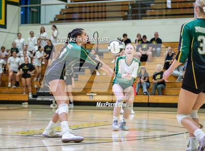 Thumbnail 3 in Calabasas @ Moorpark photogallery.