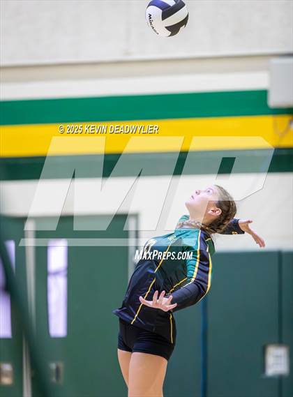 Thumbnail 2 in Calabasas @ Moorpark photogallery.