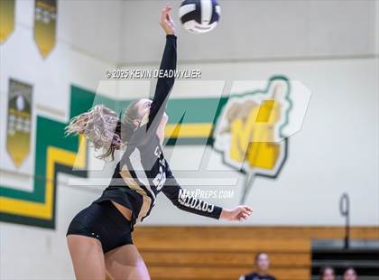 Thumbnail 1 in Calabasas @ Moorpark photogallery.